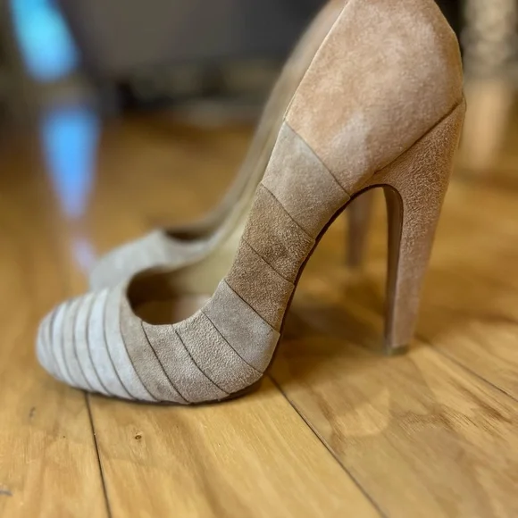 Badgley Mischka Taupe Suede Heels for Women - Picture 3 of 12